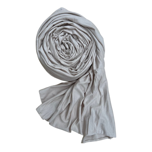 Nahila offre une collection de hijab jersey de plusieurs coloris, Hijab Jersey aussi appeler voile foulard châle disponible à l'île de la Réunion sur nahila.re
